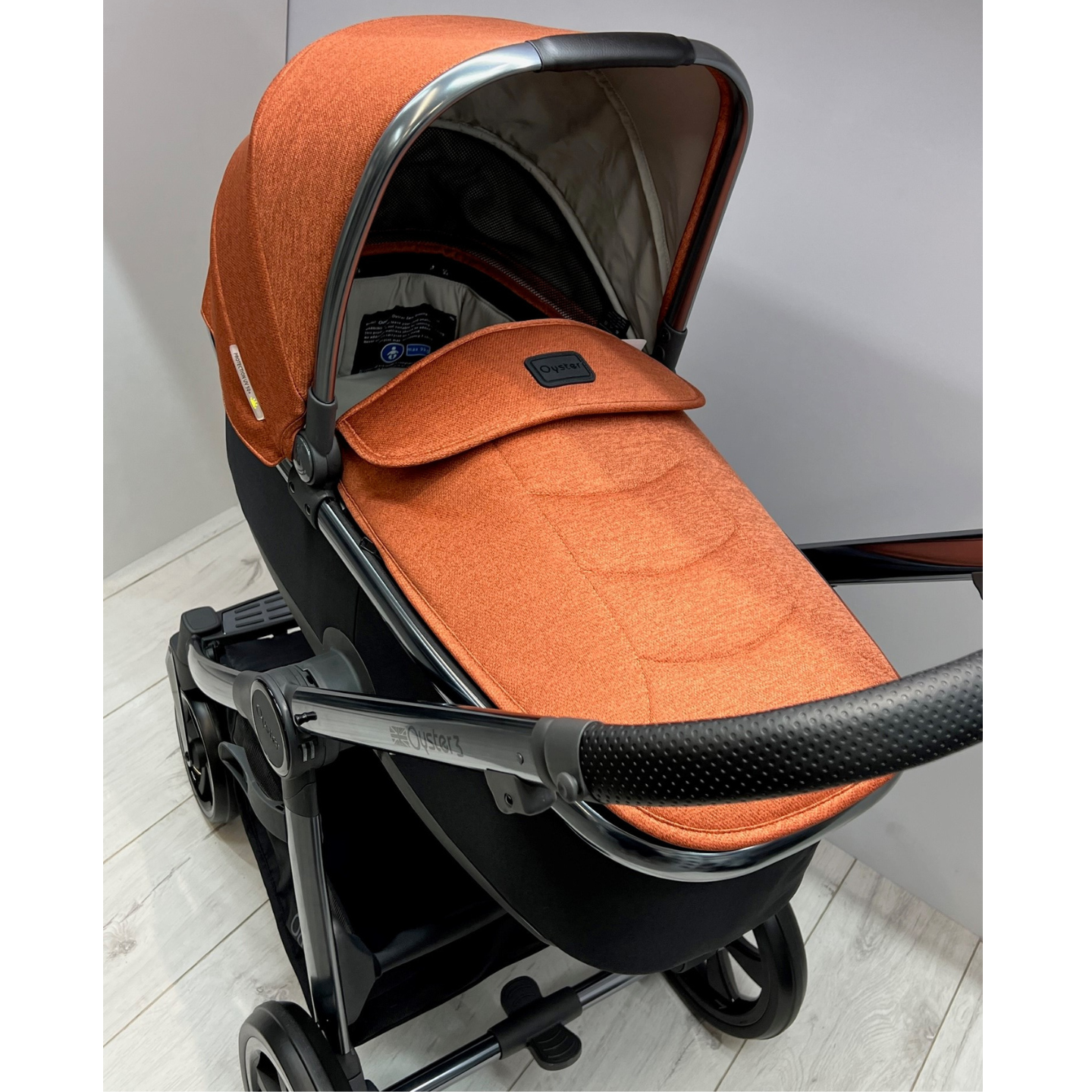 EX- DISPLAY Oyster 3 Luxury Bundle - Ember/Gun Metal