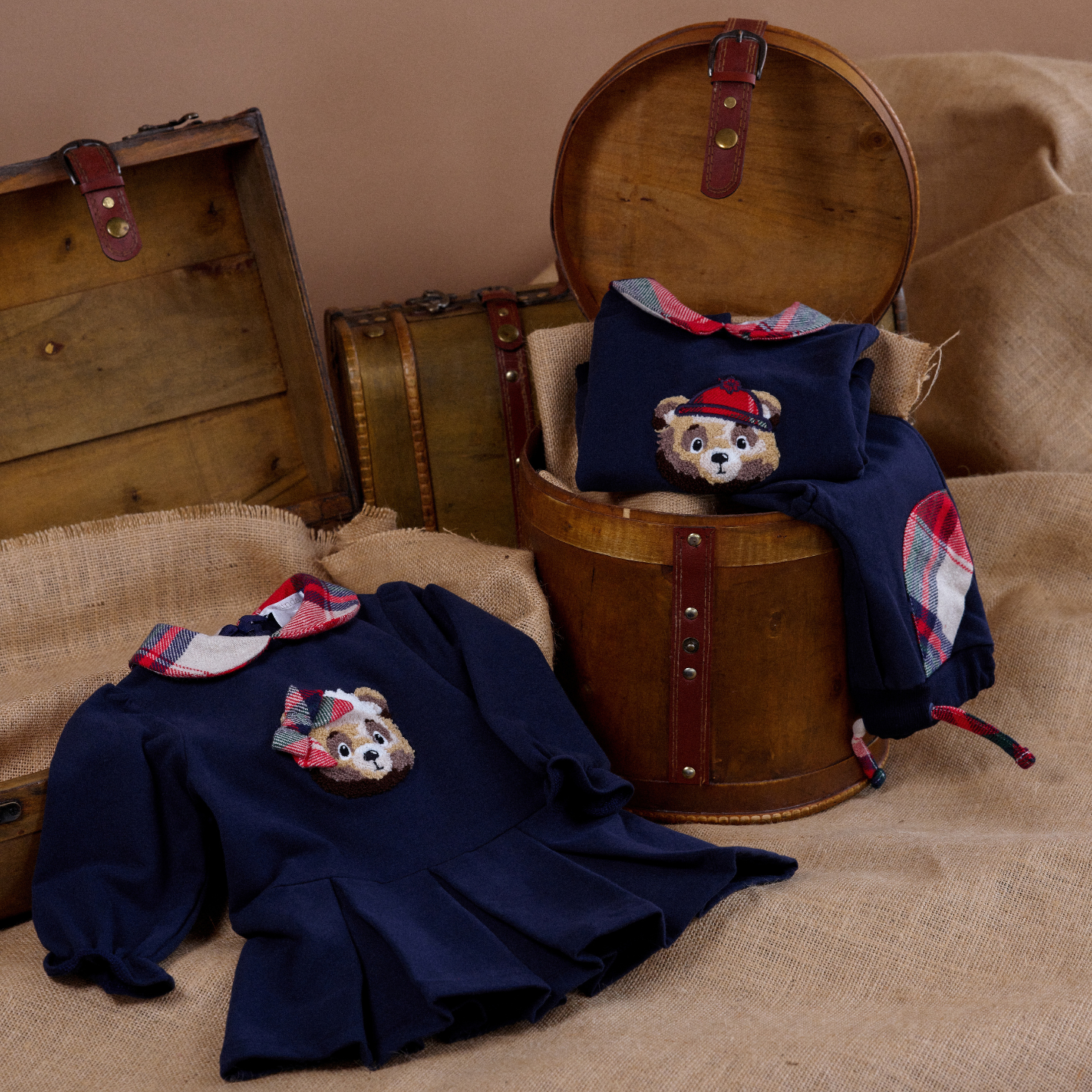 Deolinda Boys Navy/Red Trouser Set