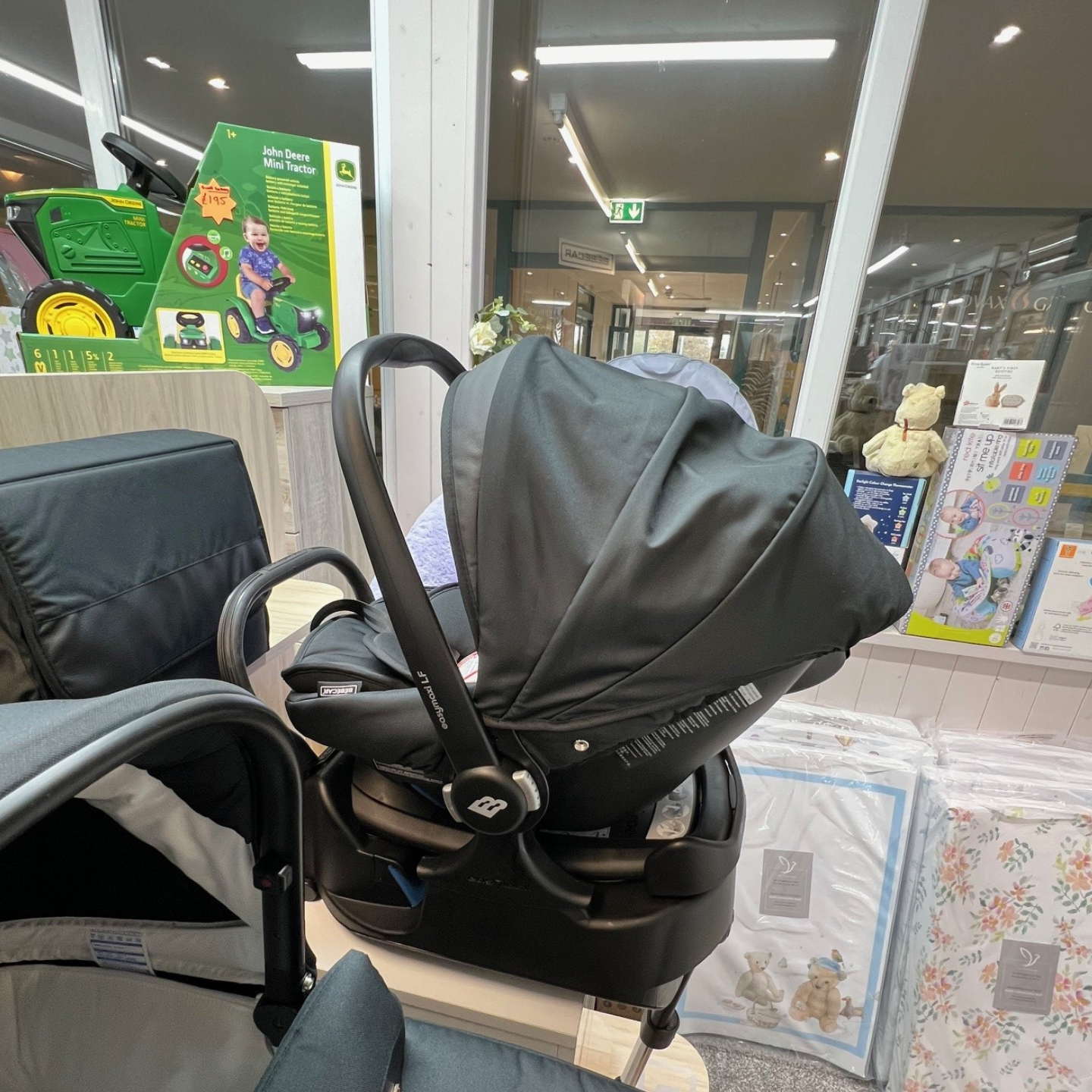 EX-DISPLAY Bebecar Pack Wei Combination & Car seat - Soft Black
