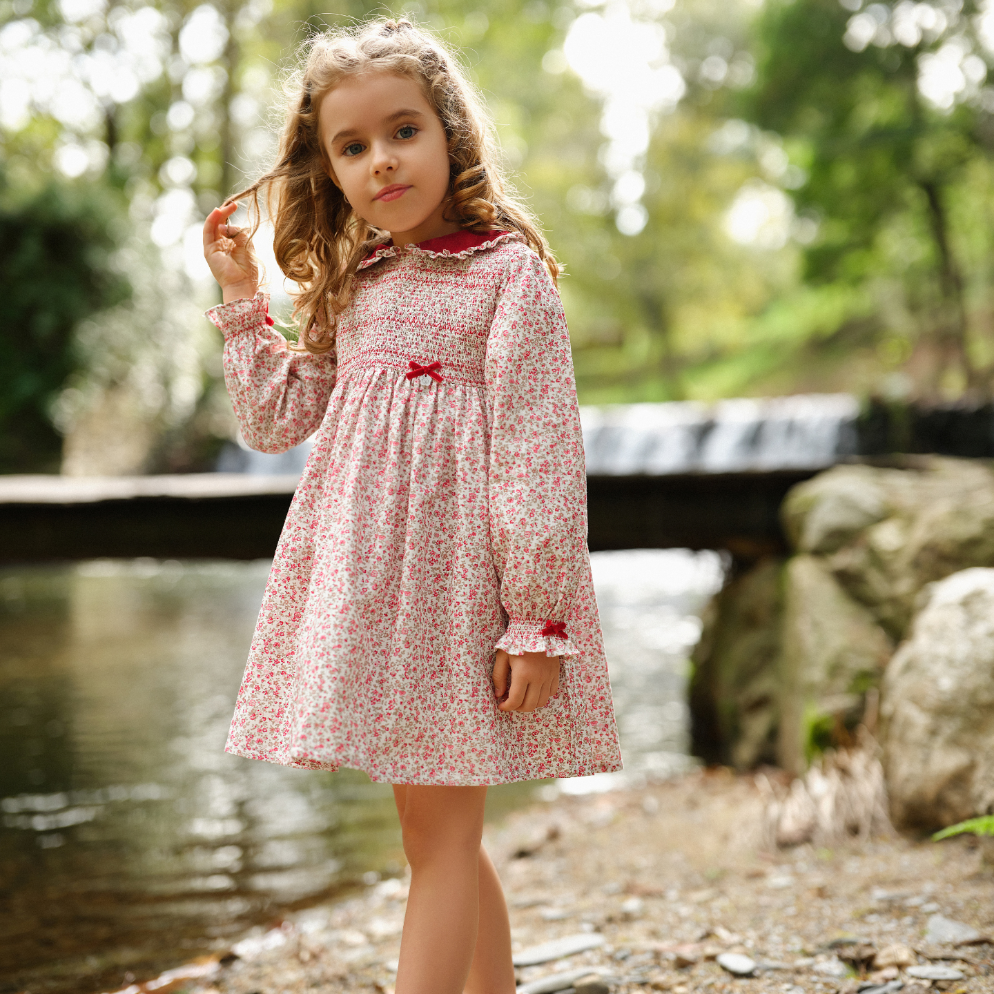 Deolinda Girls Winter Red Floral Smock Dress