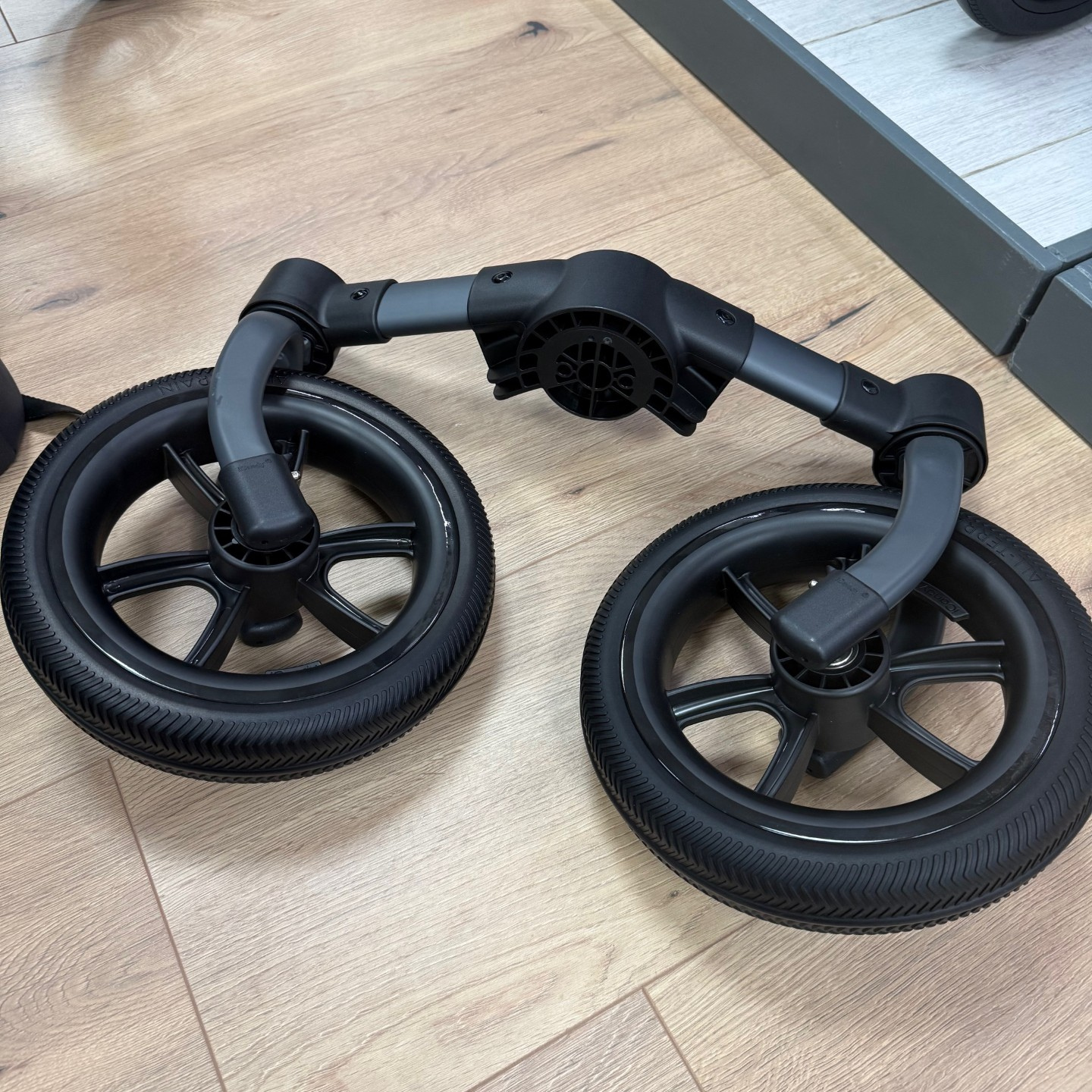 EX-DISPLAY iCandy Peach 7 All Terrain Storm Complete Bundle With Cocoon Car Seat & Base