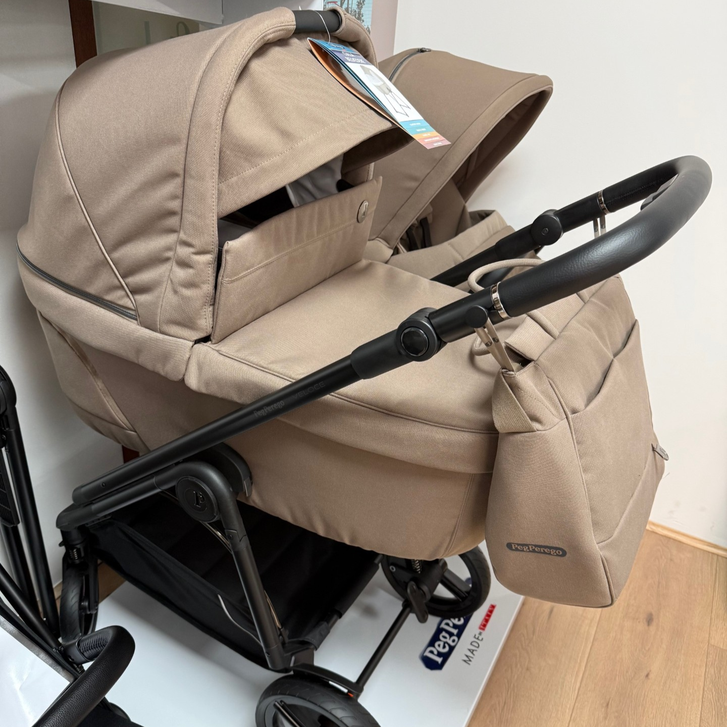 EX-DISPLAY Peg Perego Veloce Deluxe Pine Bark Travel System