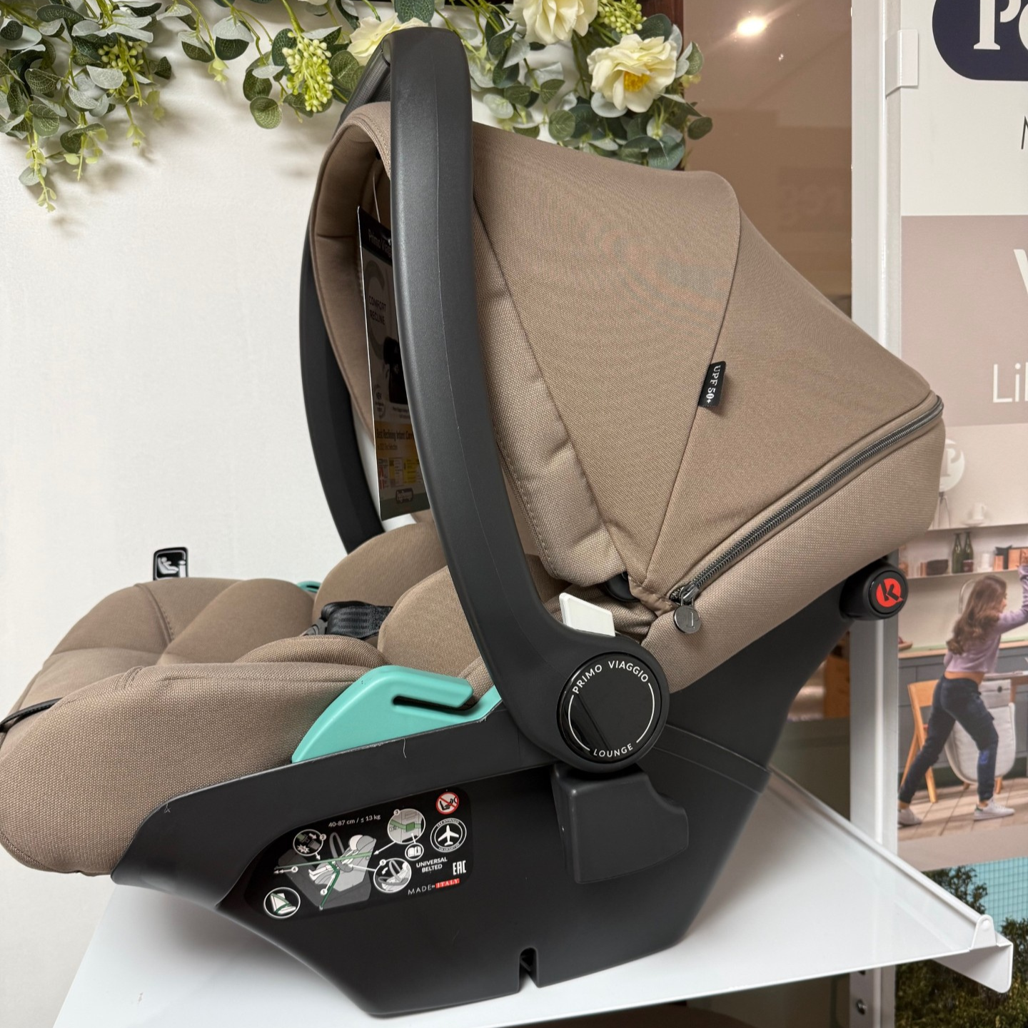 EX-DISPLAY Peg Perego Veloce Deluxe Pine Bark Travel System