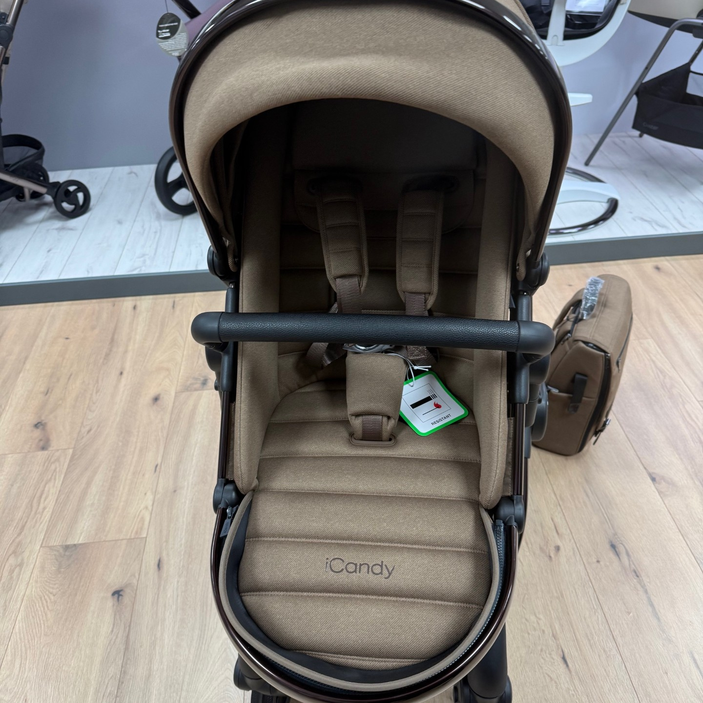 EX-DISPLAY iCandy Peach 7 Coco Double Complete Bundle With Cocoon Car Seat & Base