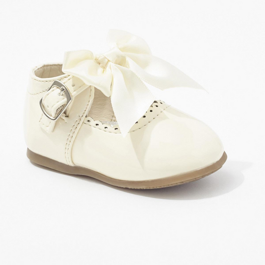 'Kylie' Bow Shoes - Cream